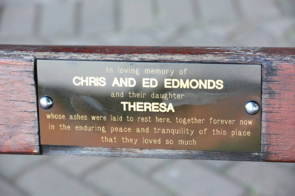 EDMONDS Chris &amp; Ed :: EDMONDS Theresa