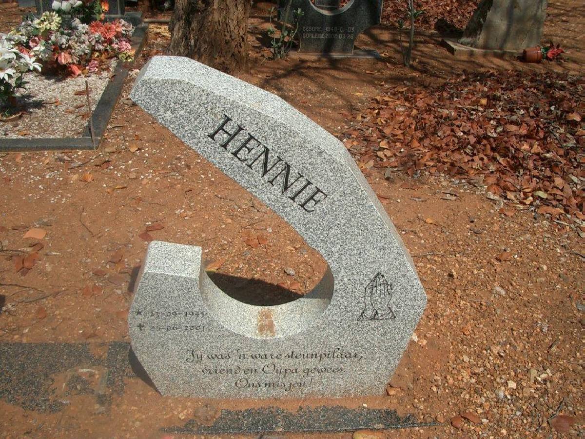 LOUWRENS Hennie 1945-2001