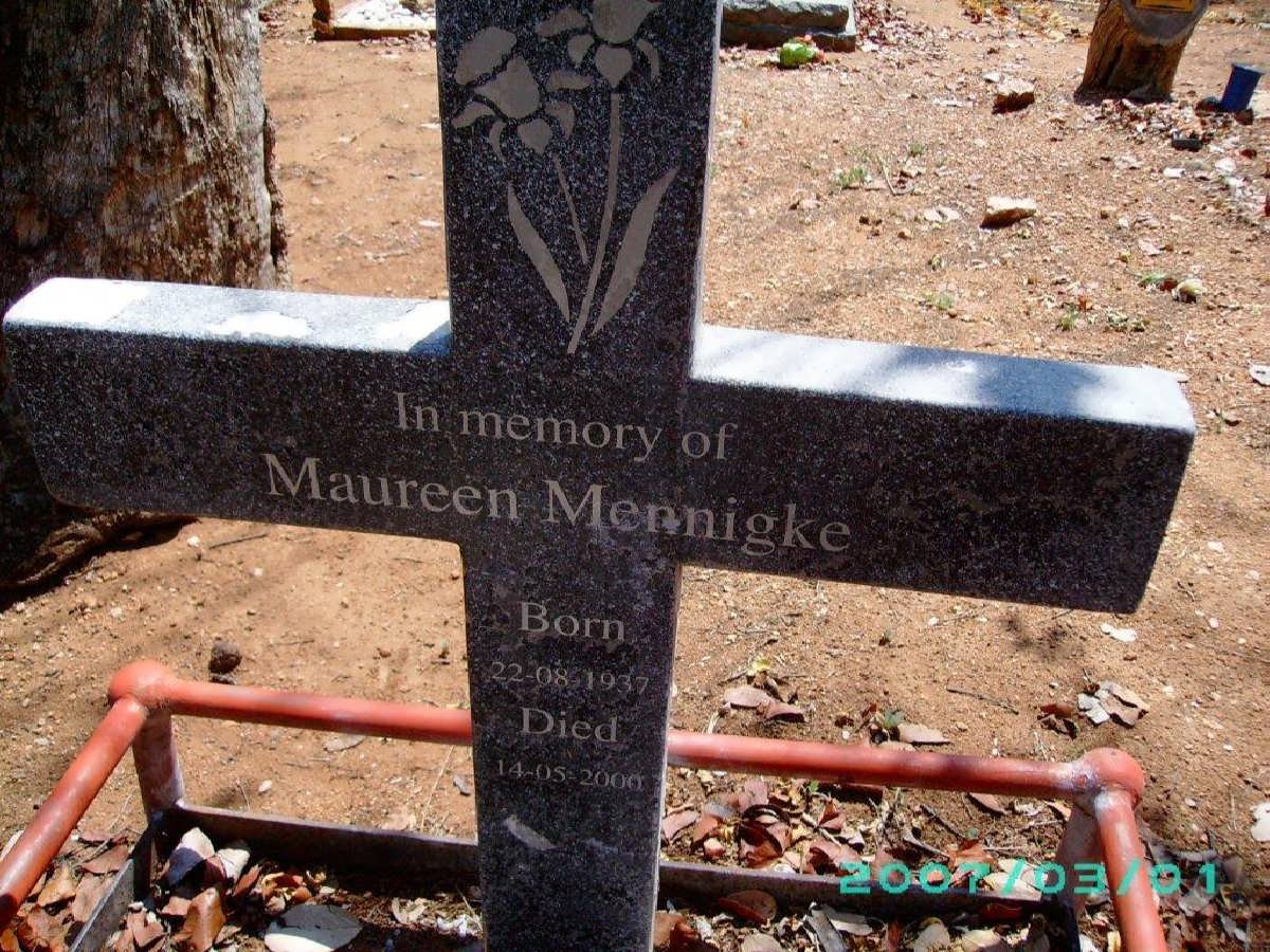 MENNIGKE Maureen 1937-2000