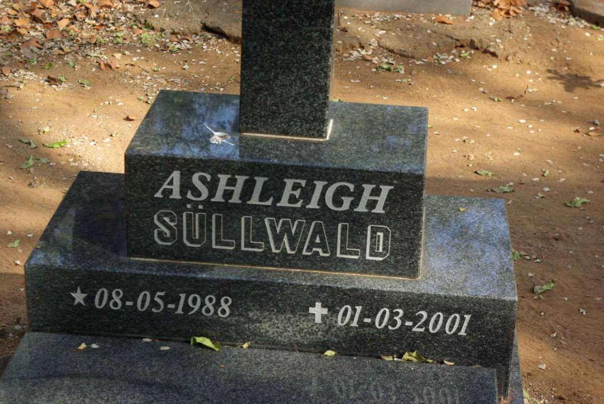 SULLWALD Ashleigh 1988-2001