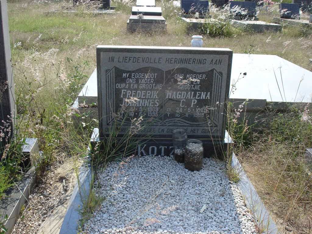 KOTZE Frederik Johannes 1909-1995 &amp; Magdalena C.P. 19??-19??