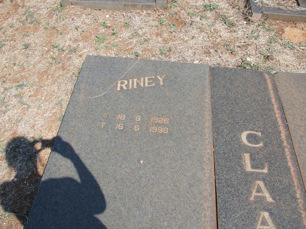 CLAASSENS Maans 1927-1997 &amp; Riney 1926-1998