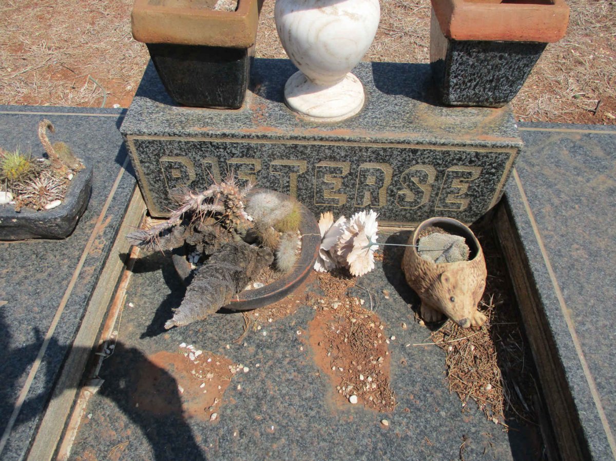 PIETERSE David Schalk 1932-2001 &amp; Elizabeth Gertruida 1936-2017
