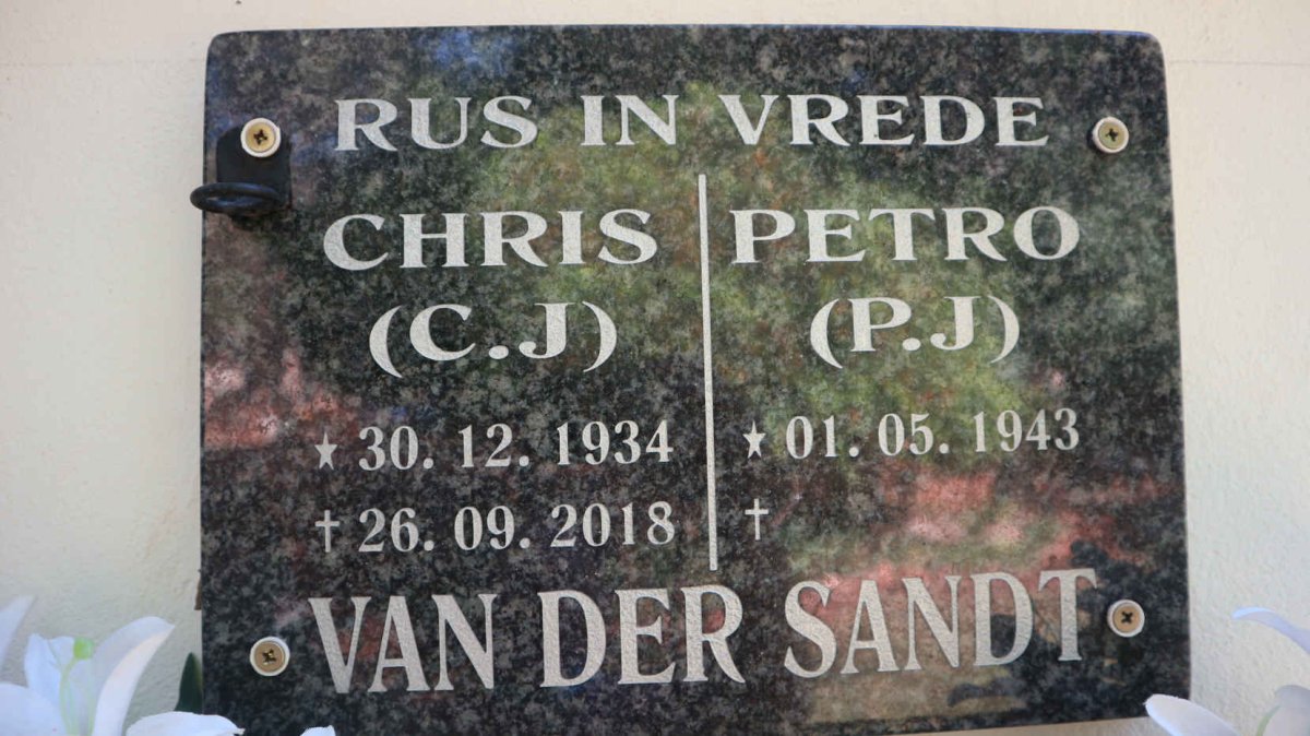 SANDT C.J., van der 1934-2018 &amp; P.J. 1943-