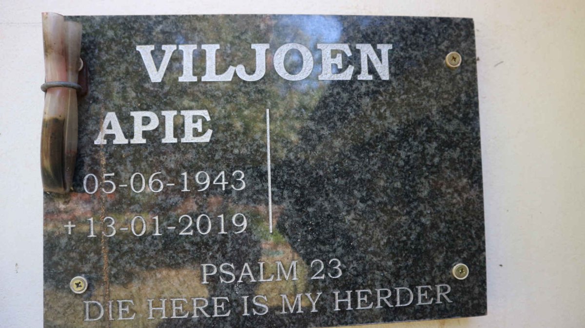 VILJOEN Apie 1943-2019