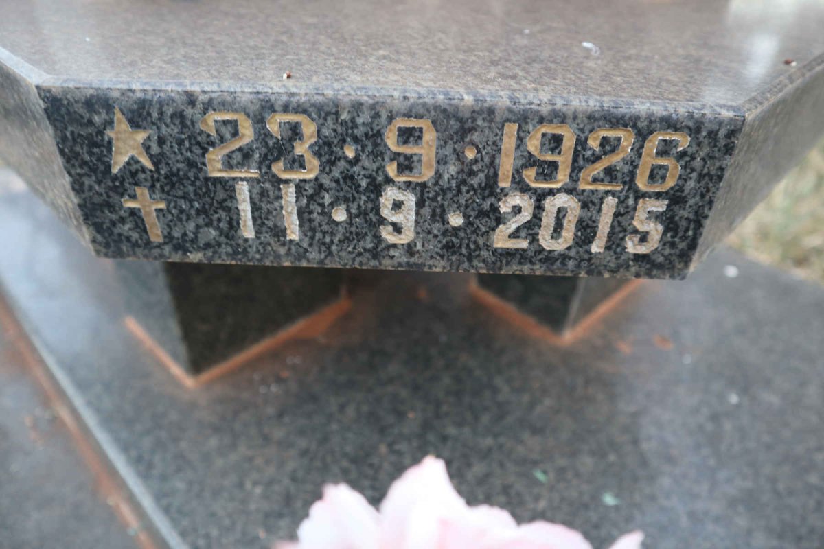 BENDER Jan G.F. 1920-1996 &amp; Anna J. 1926-2015