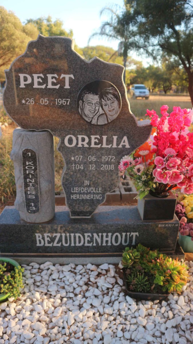 BEZUIDENHOUT Peet 1967- &amp; Orelia 1972-2018