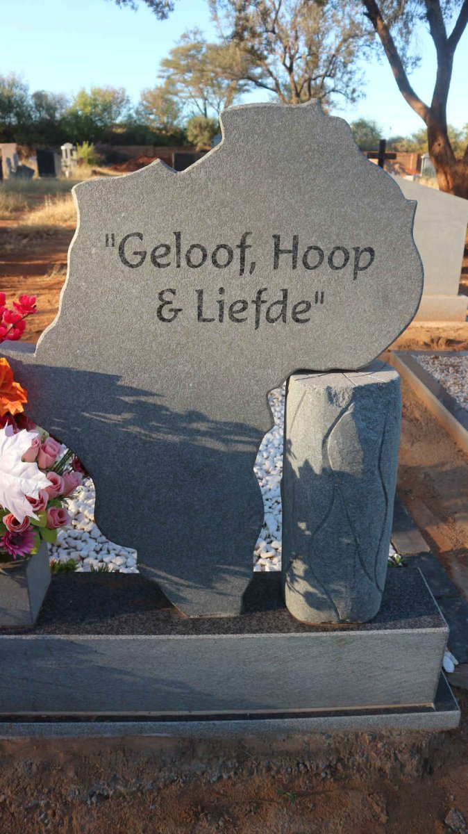 BEZUIDENHOUT Peet 1967- &amp; Orelia 1972-2018