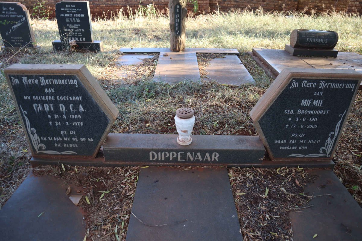 DIPPENAAR Gert D.C.A. 1909 1976 &amp; Miemie BRONKHORST 1911-2000