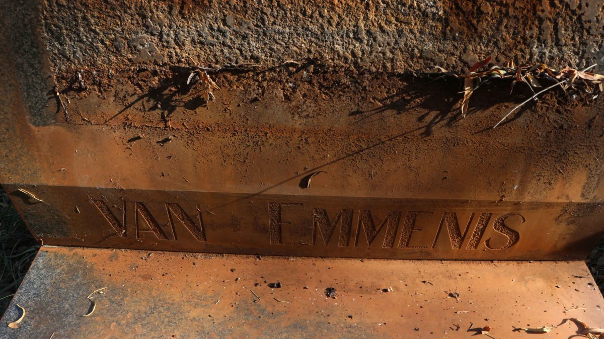 EMMENIS, ? van