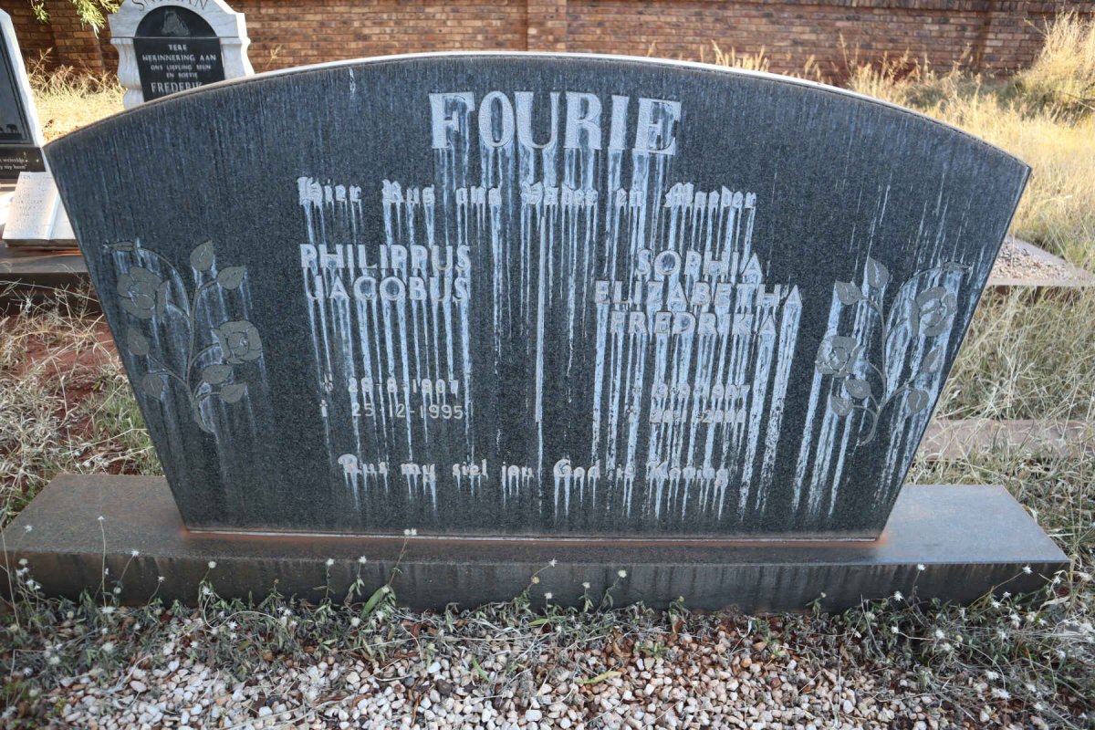 FOURIE Philippus Jacobus 1907-1995 &amp; Sophia Elizabeth Fredrika 1907-2000