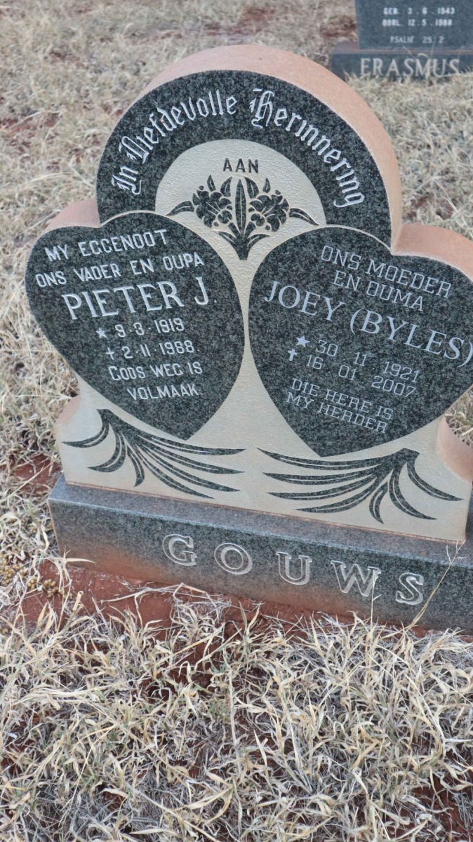 GOUWS Pieter J. 1919-1988 &amp; Joey BYLES 1921-2007