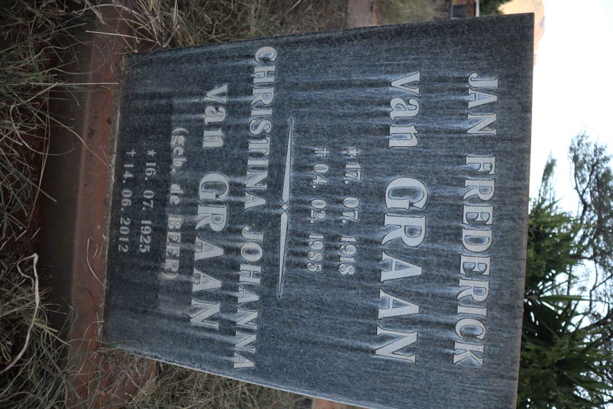 GRAAN Jan Frederick, van 1918-1985 &amp; Christina Johanna DE BEER 1925-2012