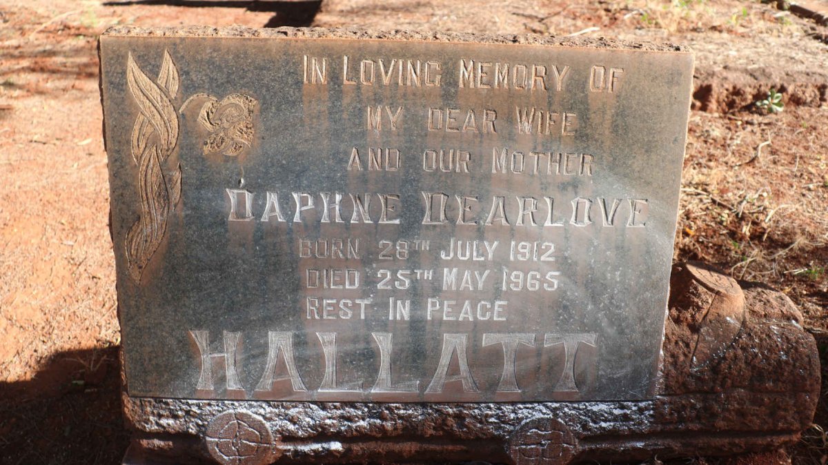 HALLATT Daphne Dearlove 1912-1965