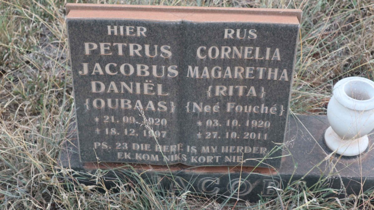 JACOBS Petrus Jacobus Daniel 1920-1997 &amp; Cornelia Magaretha FOUCHE 1920-2011