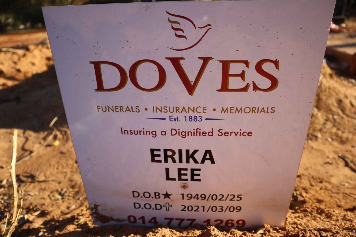 LEE Erika 1949-2021