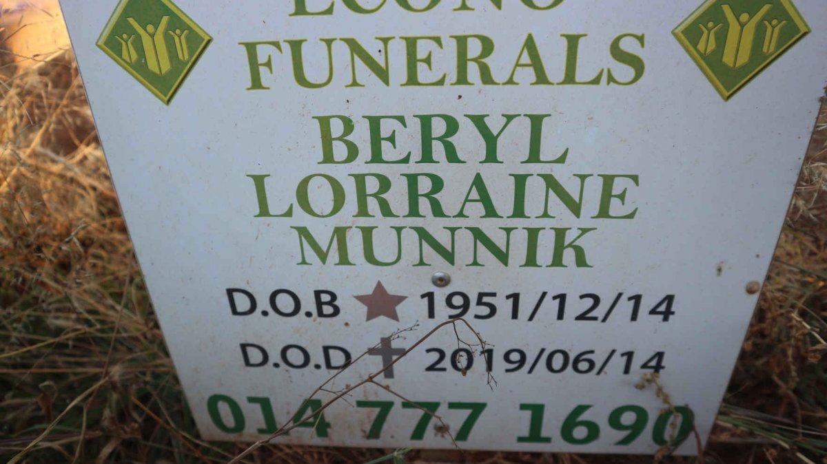 MUNNIK Beryl Lorraine 1951-2019