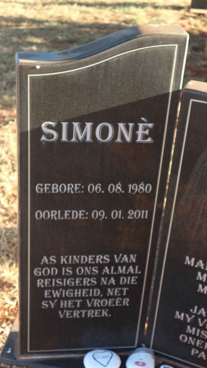 SOUSA Simone, de 1980-2011