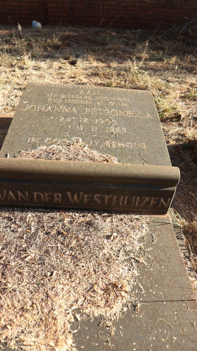 WESTHUIZEN Johannes Christiaan, van der 1912-1971 &amp; Johanna Petronella 1905-1969