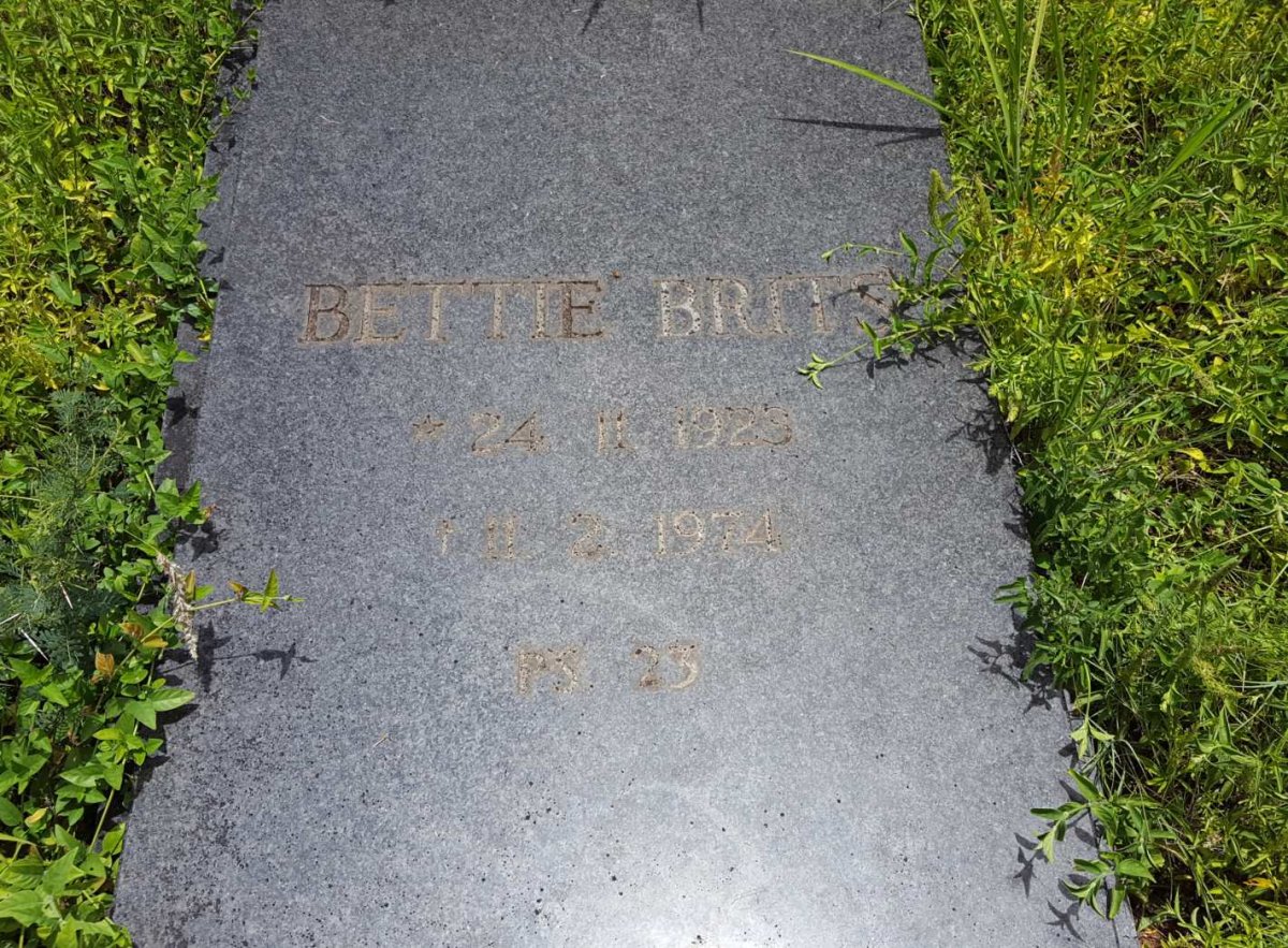 BRITS Bettie 1929-1974