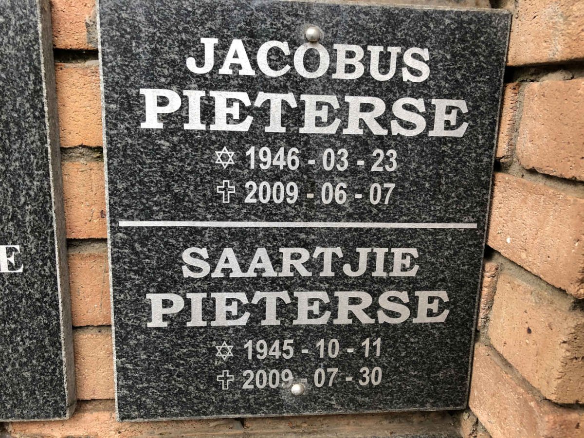PIETERSE Jacobus 1946-2009 &amp; Saartjie 1945-2009