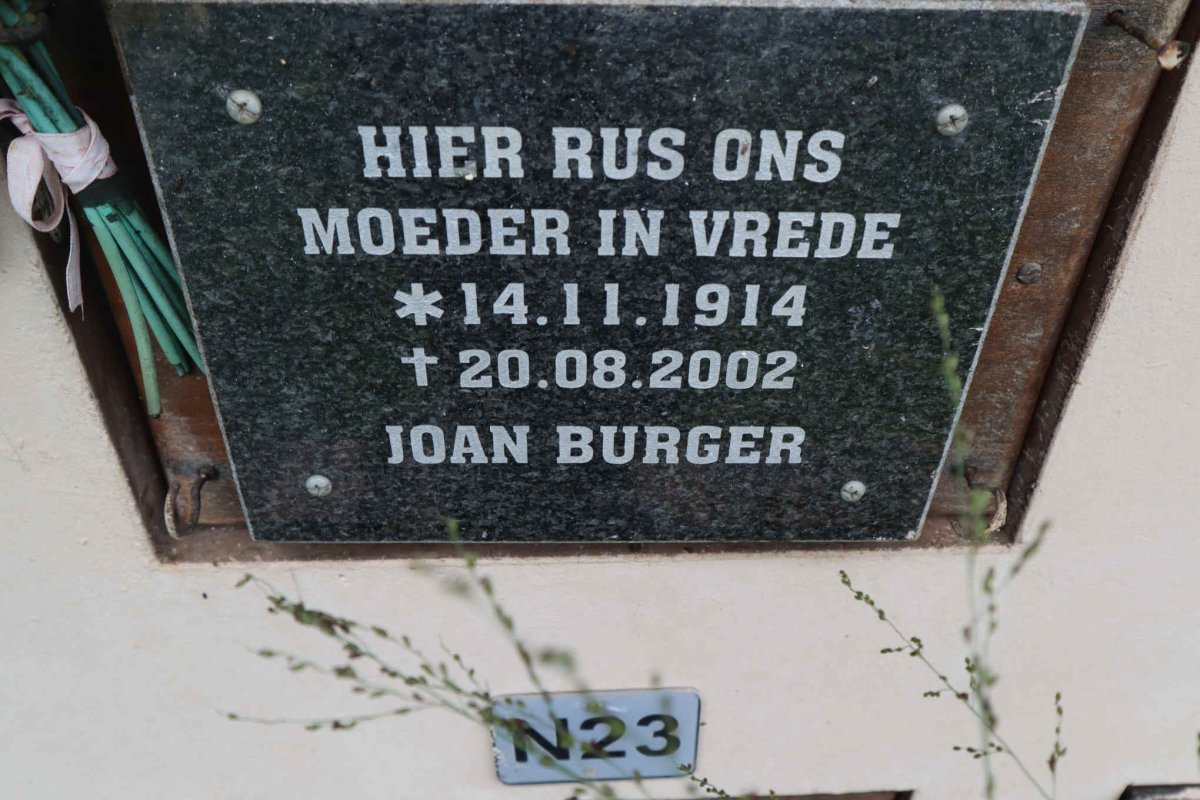 BURGER Joan 1914-2002