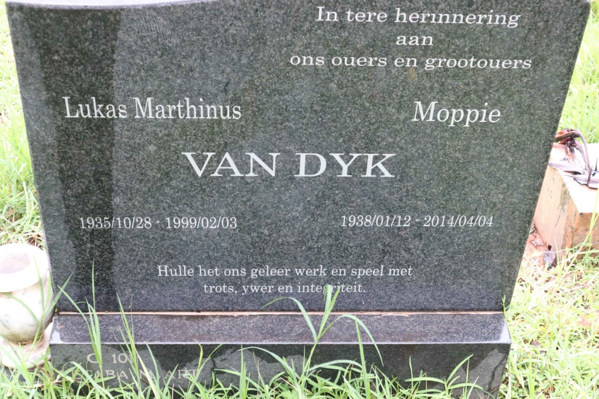 DYK Lukas Marthinus, van 1935-1999 &amp; Moppie 1938-2014