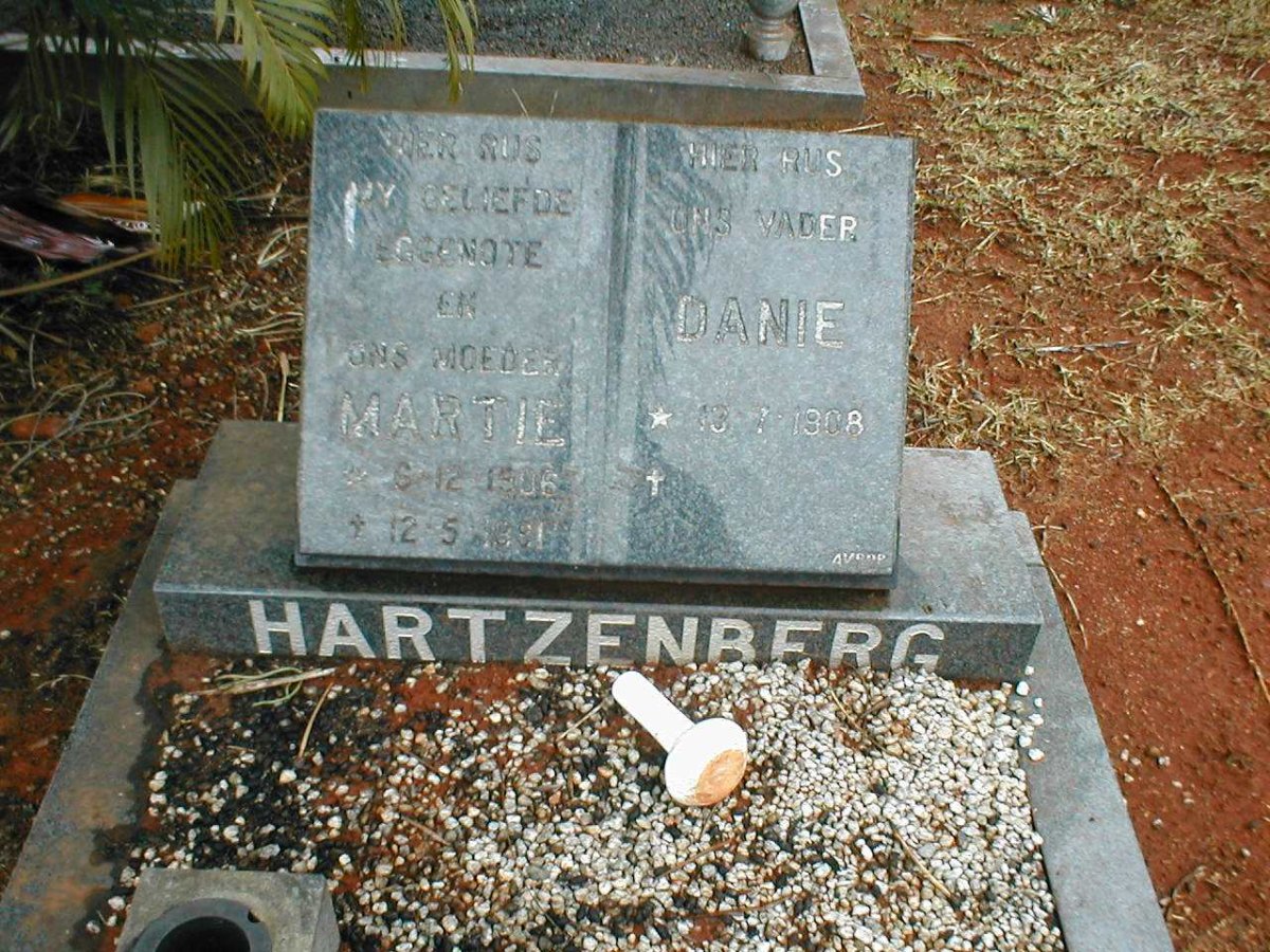 HARTZENBERG Danie 1908- &amp; Martie 1906-1991