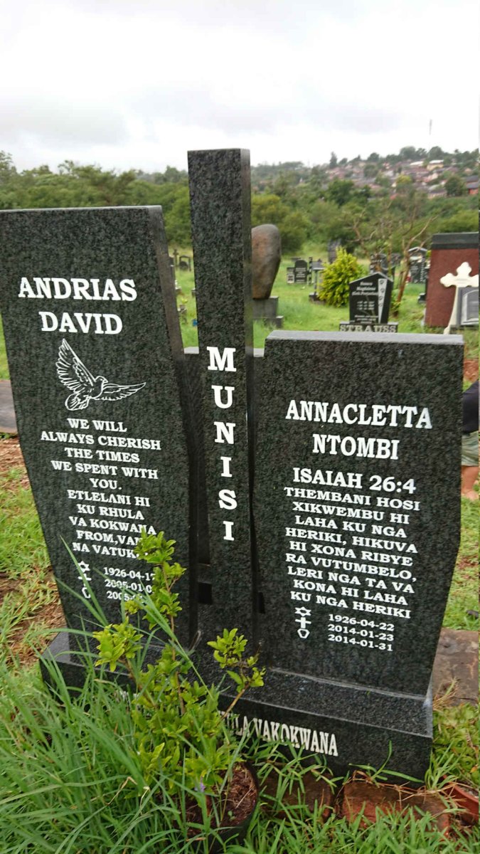 MUNISI Andrias David 1926-2005 &amp; Annacletta Ntombi 1926-2014