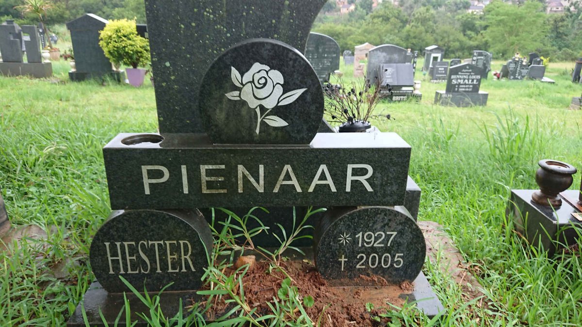 PIENAAR Hester 1927-2005