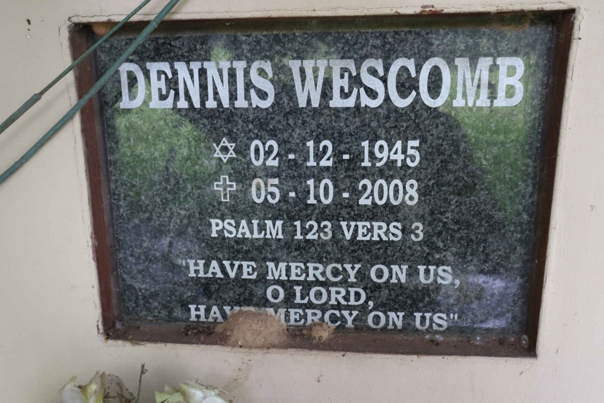 WESCOMB Dennis 1945-2008