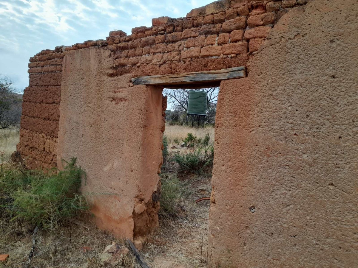 1. Overview Gravesite Ruin / Oorsig Begrafplaas Murasie