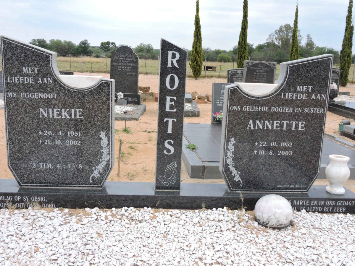 ROETS Niekie 1951-2002 &amp; Annette 1952-2003